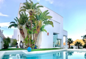 Villa Blanca Views & Pool